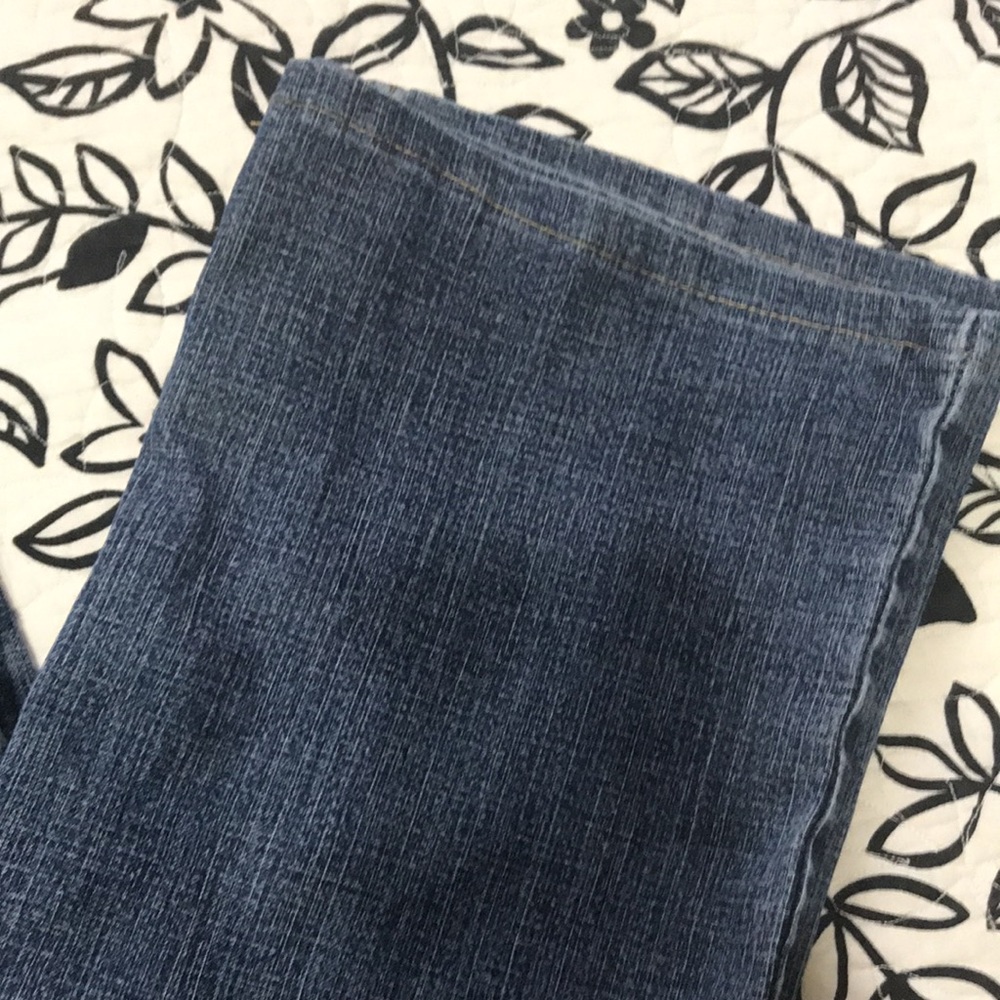 ❤️ (16)Ladies  6 boot cut jeans, Old Navy, ultra low waist. Stretch. Great cond - Picture 4 of 8